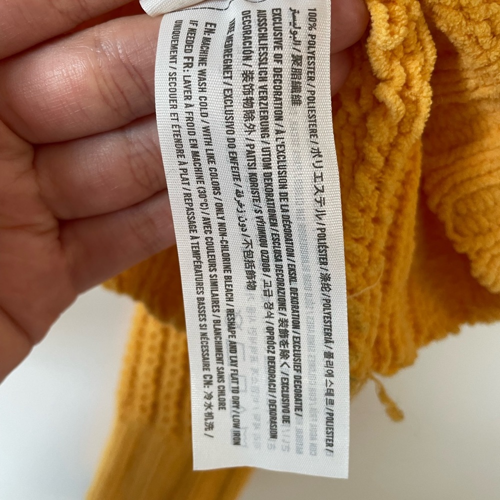 Hollister Orange Sweater 🚫 SOLD - Picture 5 of 6
